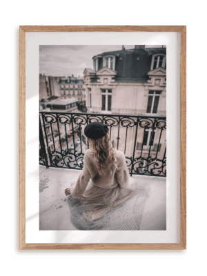 Plakat Na paryskim balkonie w ramie drewnianej