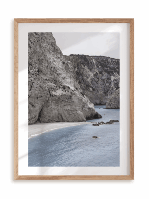 Plakat W zatoczce w ramie drewnianej