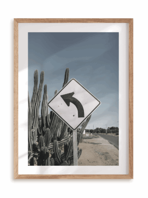 Plakat Turn left w ramie drewnianej