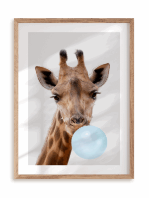 Plakat Odlotowa żyrafa w ramie drewnianej